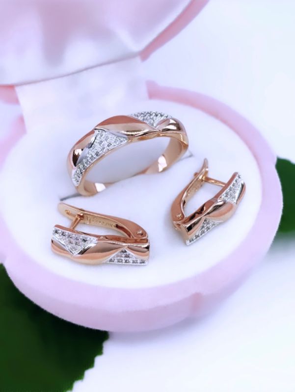 Set UKT713